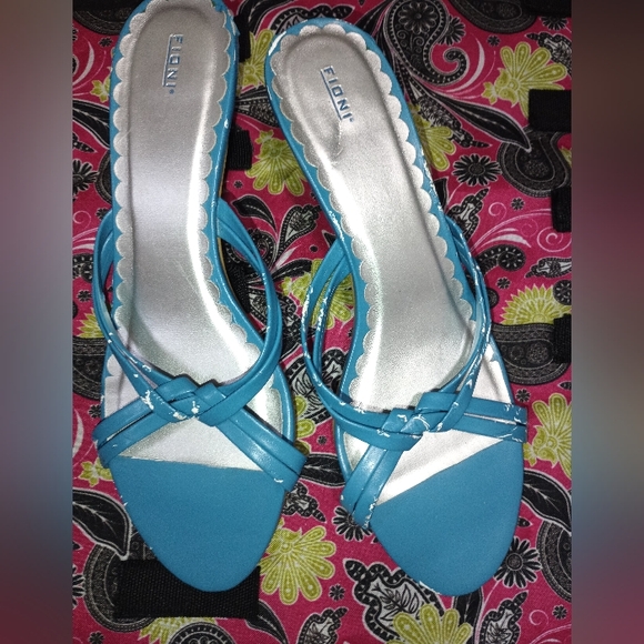 Fioni Strapless Heels - Picture 14 of 15